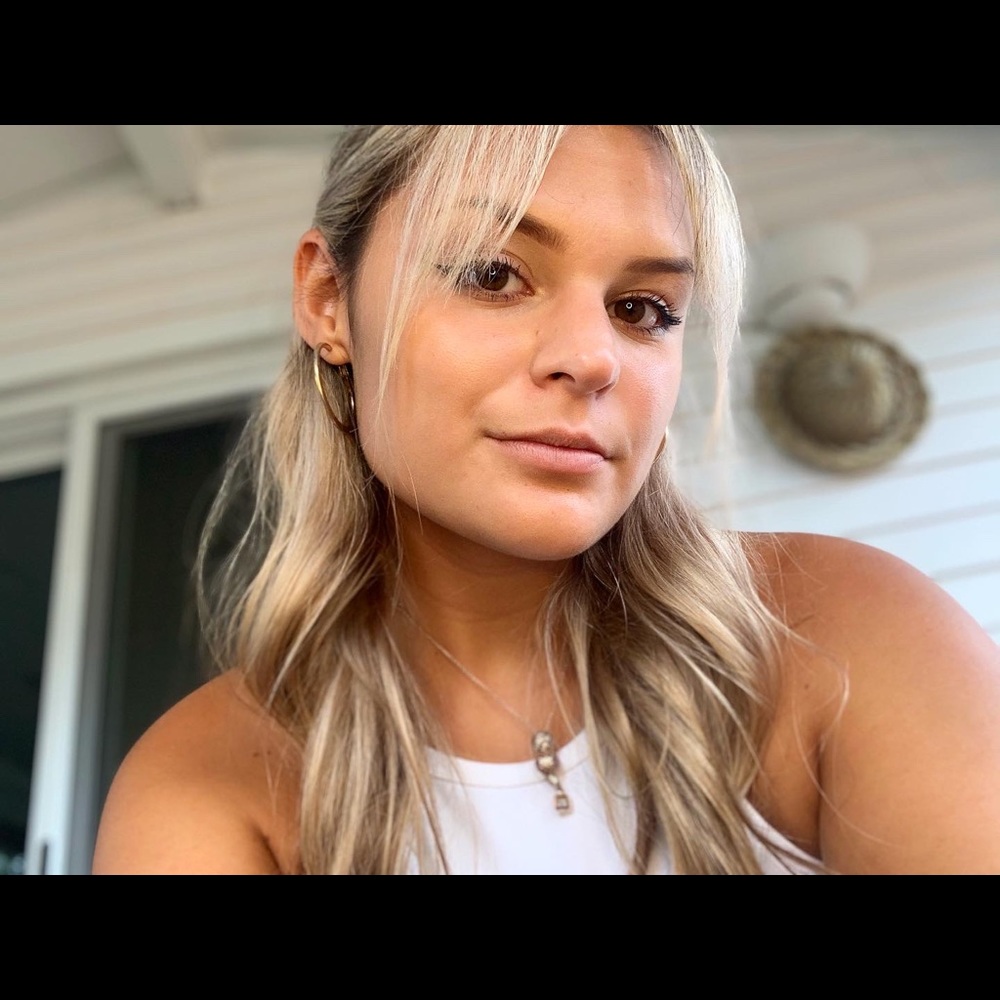 Meet your Posher, Caroline